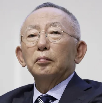 Tadashi Yanai richest person in Japan